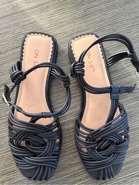 ON-34TH Black Knotted Fisherman Strap Sandals